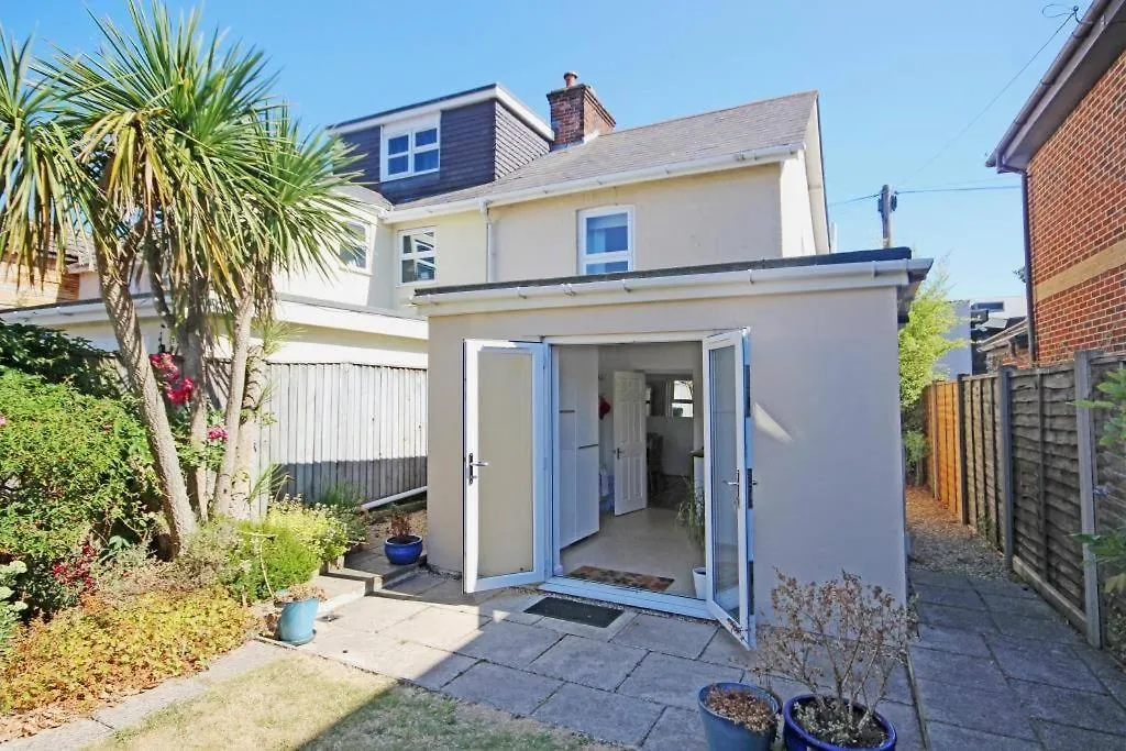 Palm Trees By Bournecoast - A Lovely Two Bedroom Victorian Holiday Home Located In A Popular Area - Hb8500-1