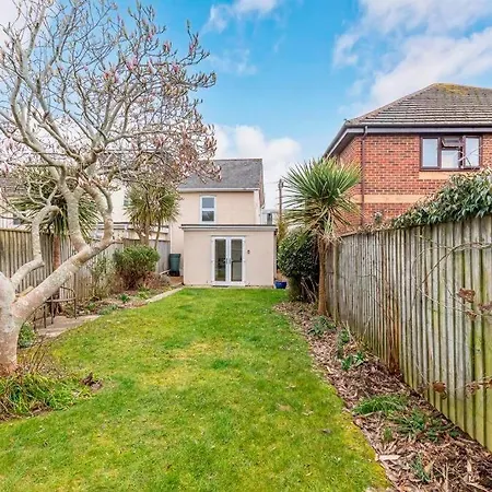 Palm Trees By Bournecoast - A Lovely Two Bedroom Victorian Holiday Home Located In A Popular Area - Hb8500-3